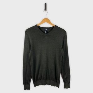 H&M V-Neck Green Long Sleeve Sweatshirt